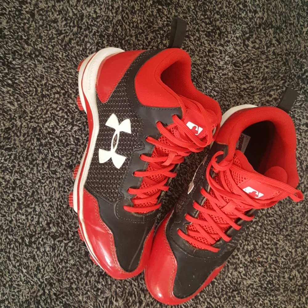 Boys Under Armour Cleats